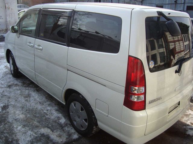 2002 Nissan Serena