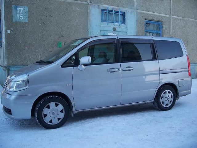 2002 Nissan Serena