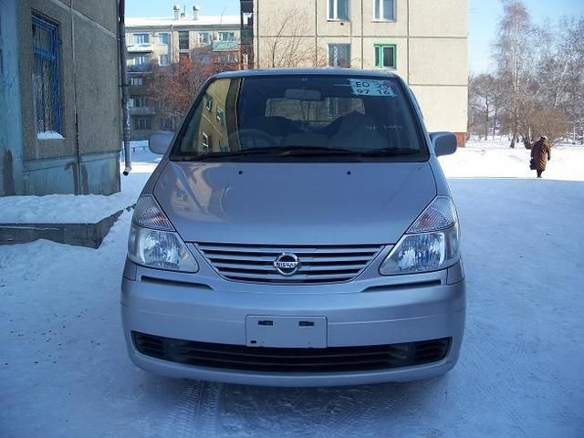 2002 Nissan Serena