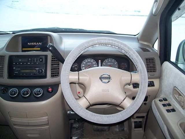 2002 Nissan Serena