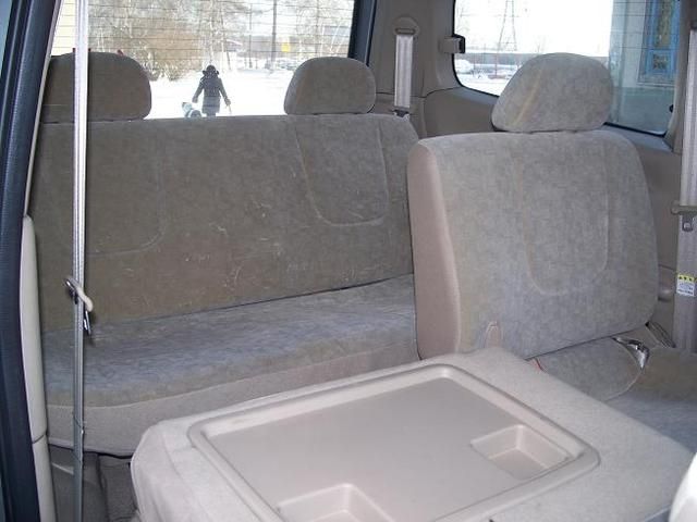 2002 Nissan Serena