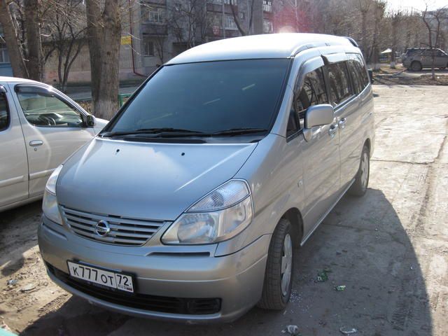 2002 Nissan Serena