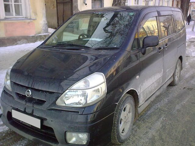 2002 Nissan Serena