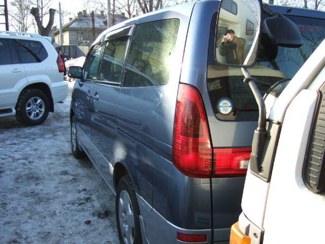 2002 Nissan Serena