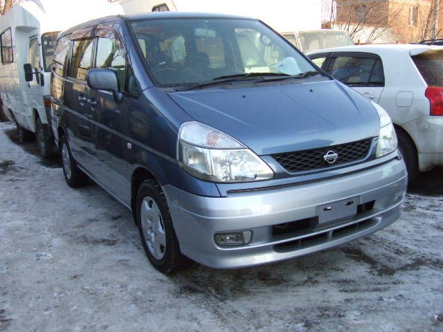 2002 Nissan Serena