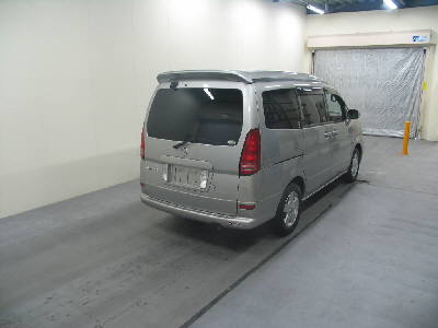 2002 Nissan Serena Photos