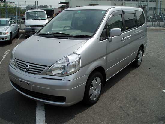 2002 Nissan Serena Photos