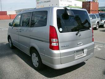 2002 Nissan Serena Photos