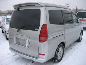 2002 Nissan Serena Images