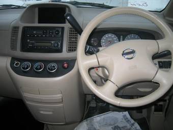 2002 Nissan Serena Pictures