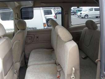 2002 Nissan Serena Photos