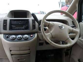 2002 Nissan Serena Photos