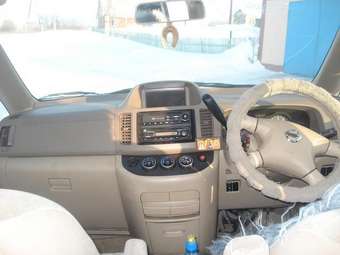 2002 Nissan Serena Pictures