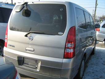 2002 Nissan Serena Images