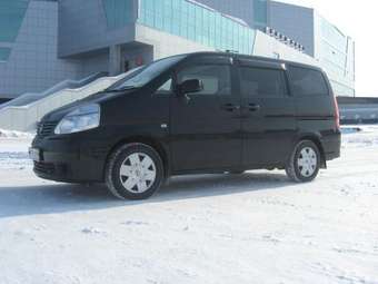 2002 Nissan Serena Photos