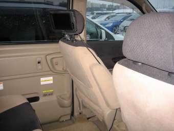 2002 Nissan Serena Pictures