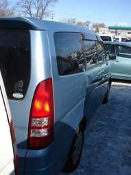 2002 Nissan Serena Pictures