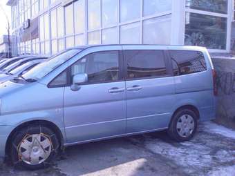 2002 Nissan Serena Pictures