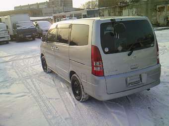 2002 Nissan Serena Pictures