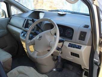 2002 Nissan Serena Pictures