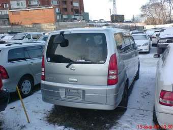 2002 Nissan Serena Pictures