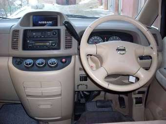 2002 Nissan Serena Pics