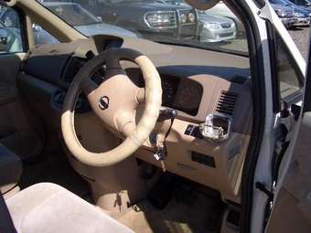 2002 Nissan Serena Pics