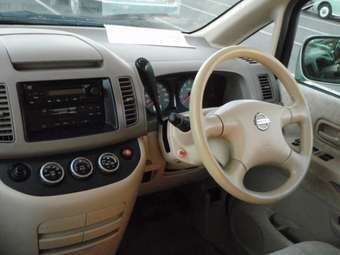 2002 Nissan Serena Pictures