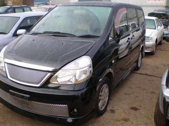 2002 Nissan Serena Pictures