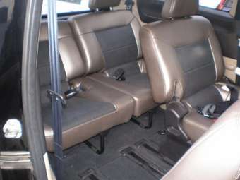 2002 Nissan Serena Photos