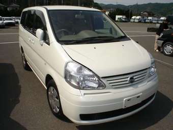 2002 Nissan Serena Photos