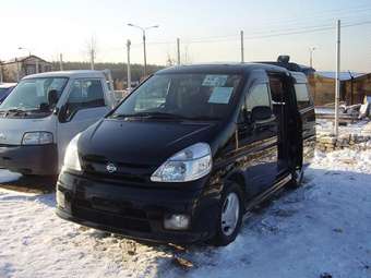 2002 Nissan Serena Pictures