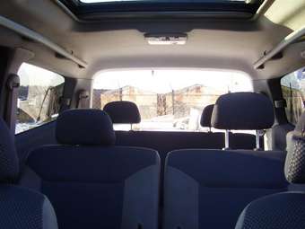 2002 Nissan Serena Pictures