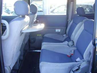 2002 Nissan Serena Photos