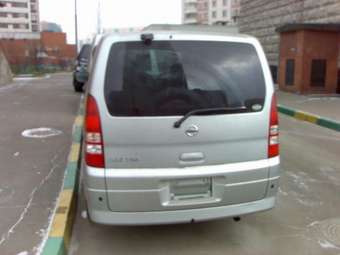 2002 Nissan Serena Pictures