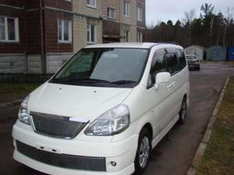 2002 Nissan Serena Photos