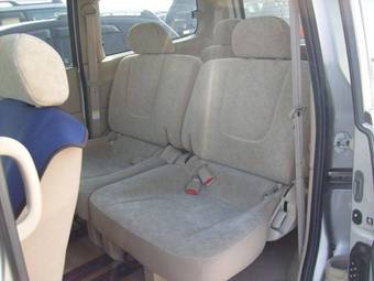 2002 Nissan Serena Pictures