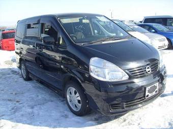2002 Nissan Serena Photos