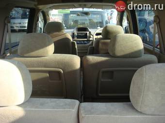 2002 Nissan Serena Pictures