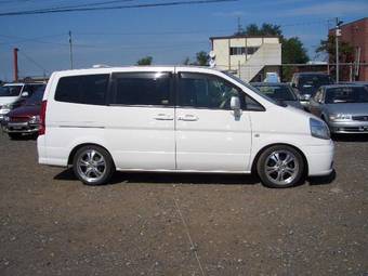 2002 Nissan Serena Photos