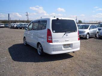 2002 Nissan Serena Pictures