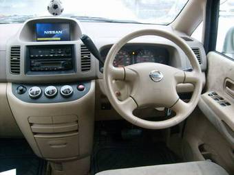 2002 Nissan Serena Pics