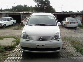 2002 Nissan Serena Photos