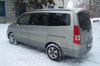 2002 Nissan Serena Pictures