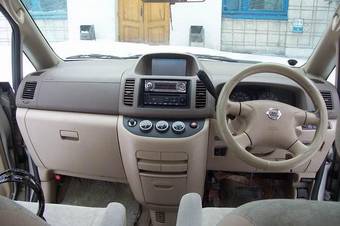 2002 Nissan Serena Photos