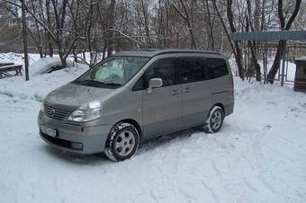 2002 Nissan Serena Pictures