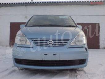 2002 Nissan Serena Photos