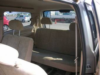 2002 Nissan Serena Photos