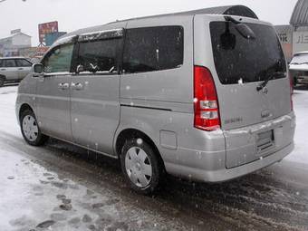 2002 Nissan Serena Pictures