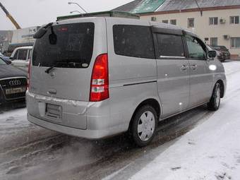 2002 Nissan Serena Photos